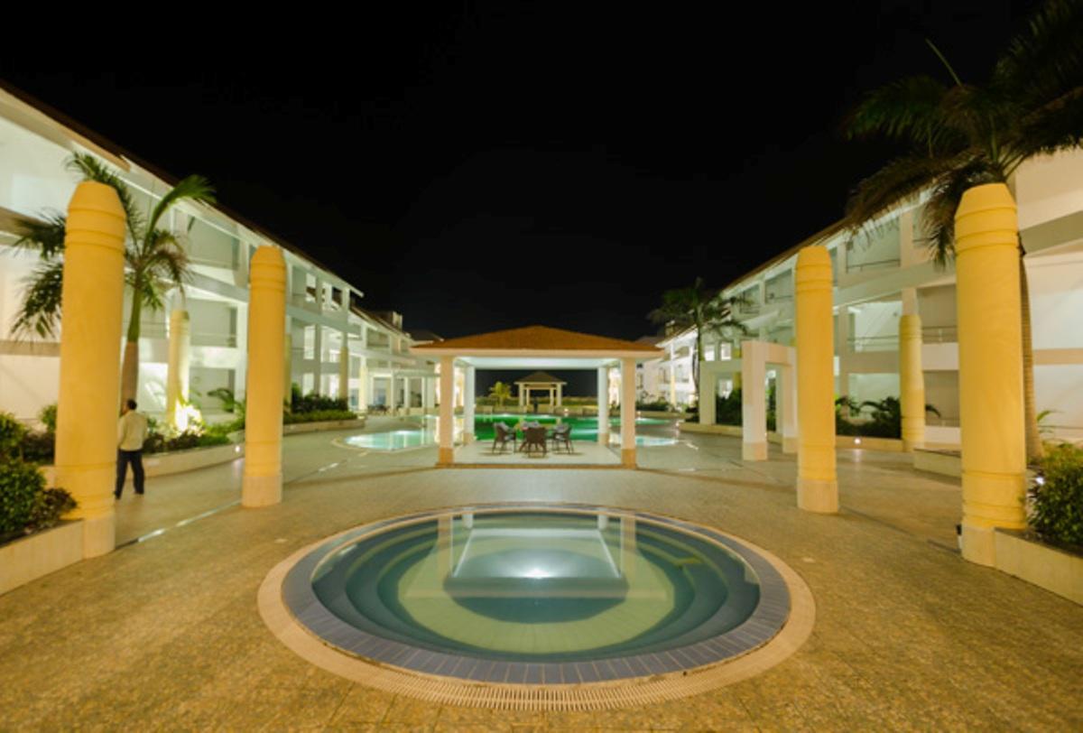 Empires Hotel ปูรี ภายนอก รูปภาพ