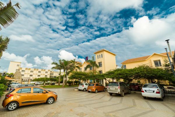 Empires Hotel ปูรี ภายนอก รูปภาพ