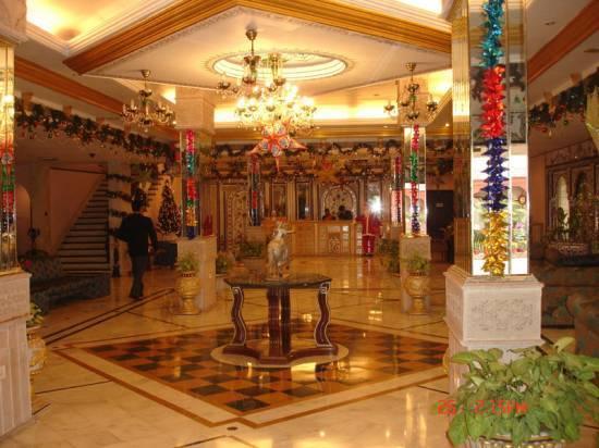 Empires Hotel ปูรี ภายนอก รูปภาพ