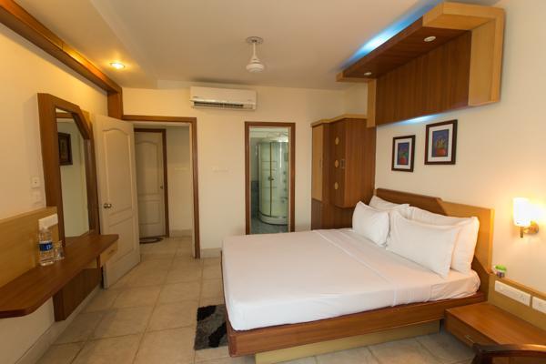 Empires Hotel ปูรี ภายนอก รูปภาพ