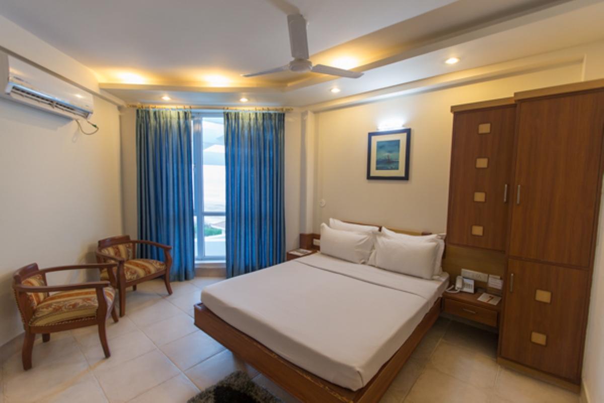 Empires Hotel ปูรี ภายนอก รูปภาพ