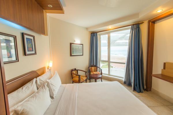 Empires Hotel ปูรี ภายนอก รูปภาพ