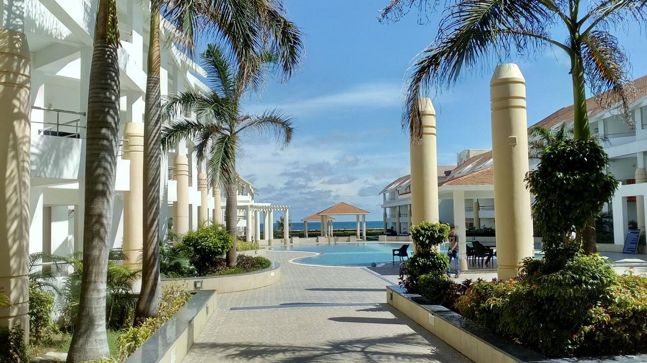 Empires Hotel ปูรี ภายนอก รูปภาพ