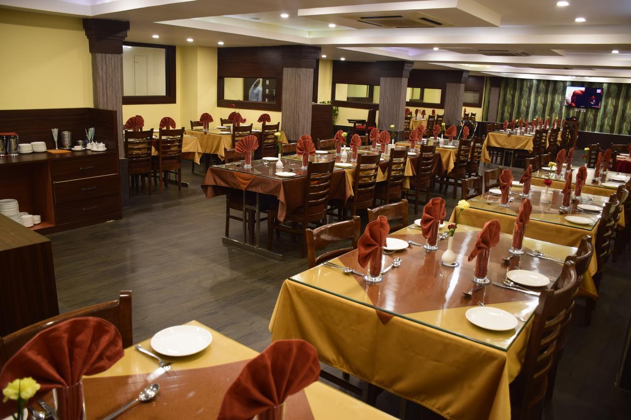 Empires Hotel ปูรี ภายนอก รูปภาพ