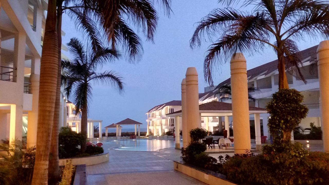 Empires Hotel ปูรี ภายนอก รูปภาพ