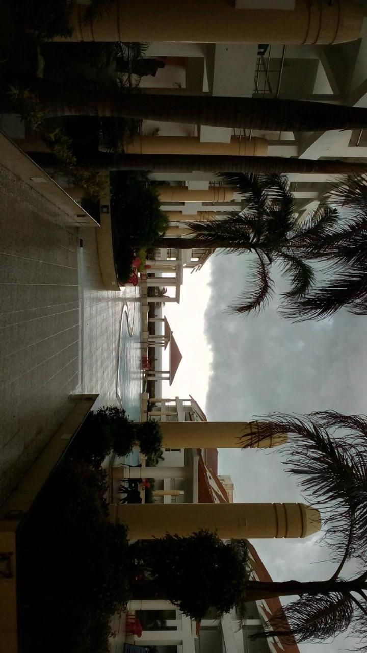 Empires Hotel ปูรี ภายนอก รูปภาพ